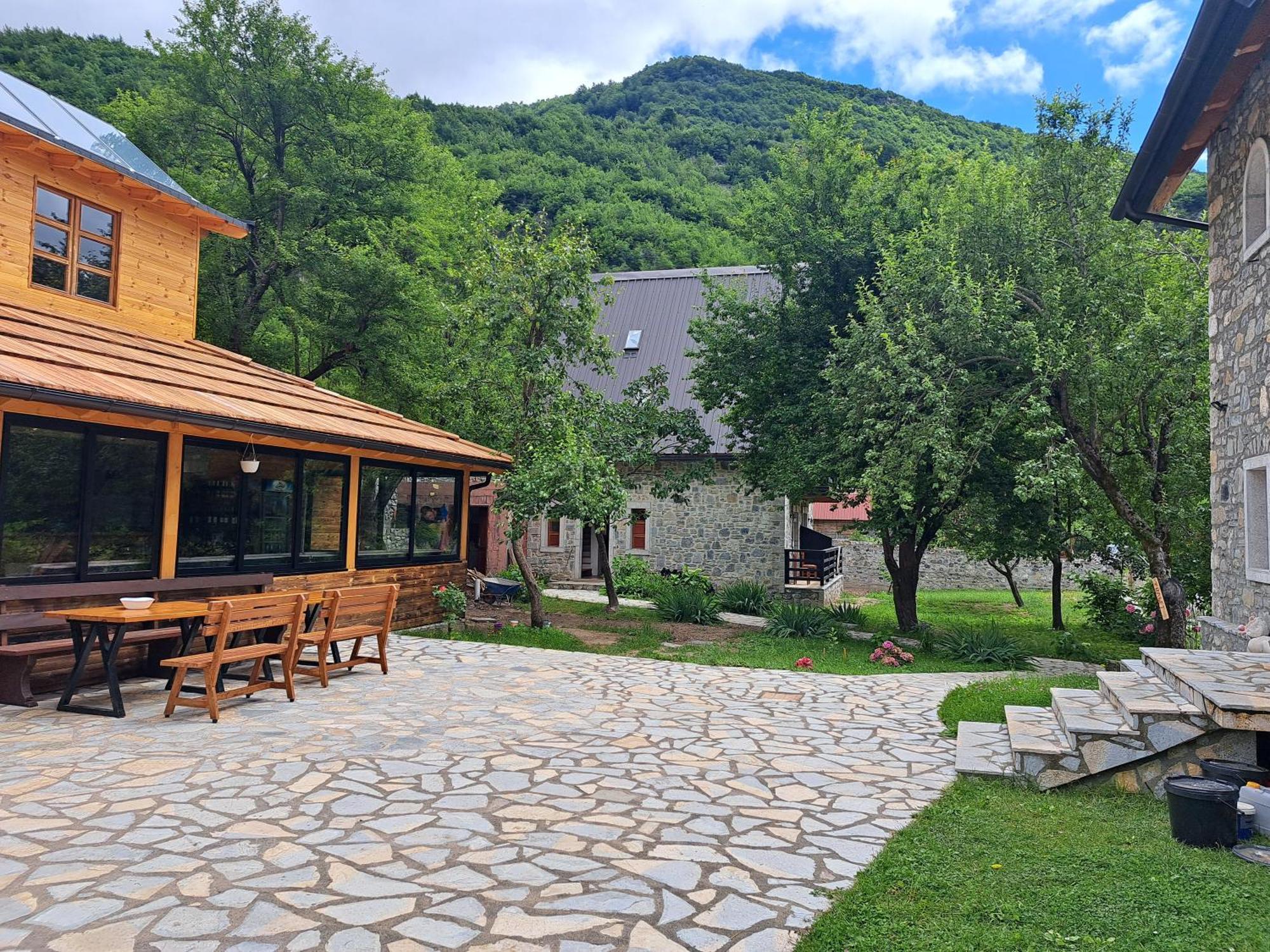 Villa Gjecaj Guesthouse And Restaurant Theth Buitenkant foto