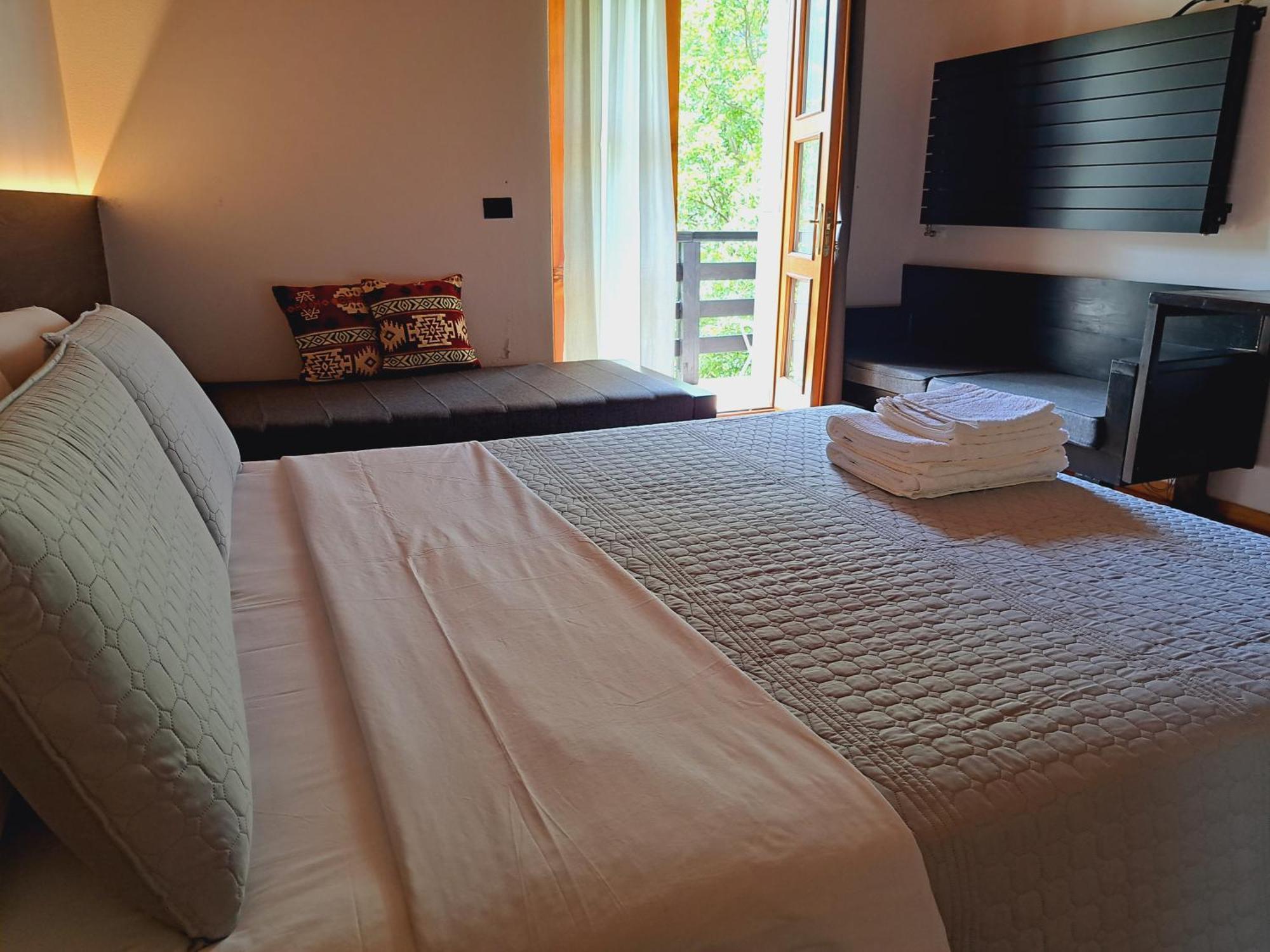 Villa Gjecaj Guesthouse And Restaurant Theth Buitenkant foto