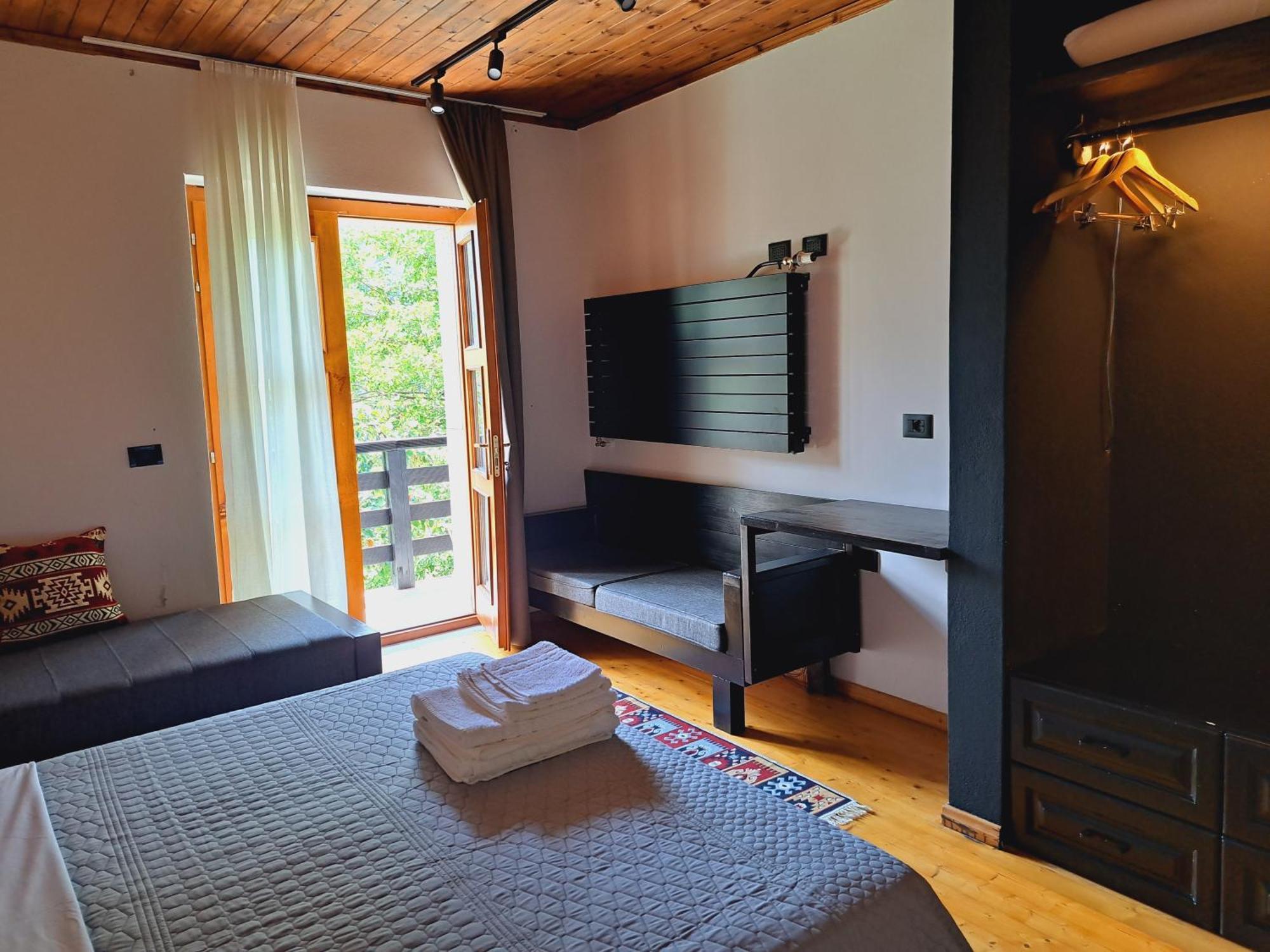 Villa Gjecaj Guesthouse And Restaurant Theth Buitenkant foto